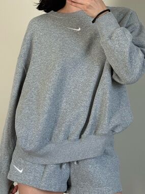 Nike Women's Sportswear Phoenix Fleece Oversized CrewNeck Sweatshirt Grey Medium